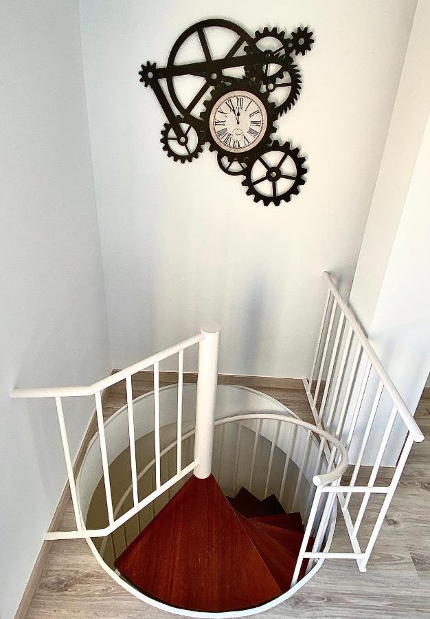 Appartamento Spiral Stairs Duplex Figueres  Esterno foto