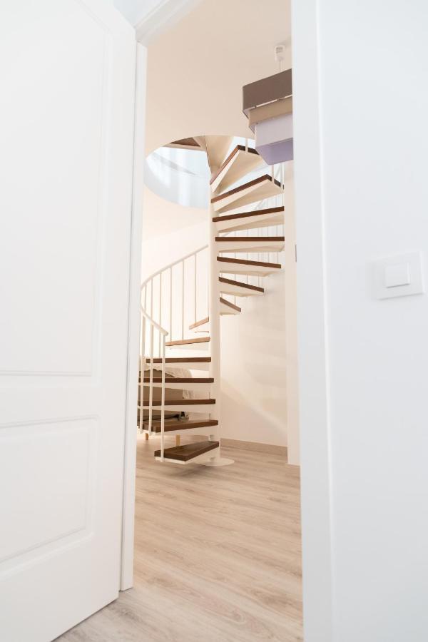 Appartamento Spiral Stairs Duplex Figueres  Esterno foto